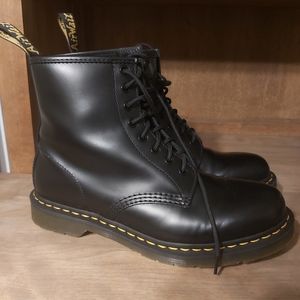 SOLD Like new 1460 Dr.Martens